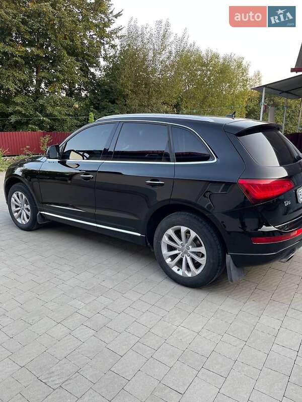 Внедорожник / Кроссовер Audi Q5 2015 в Почаеве