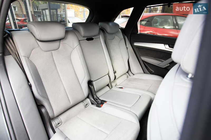 Внедорожник / Кроссовер Audi Q5 2020 в Киеве