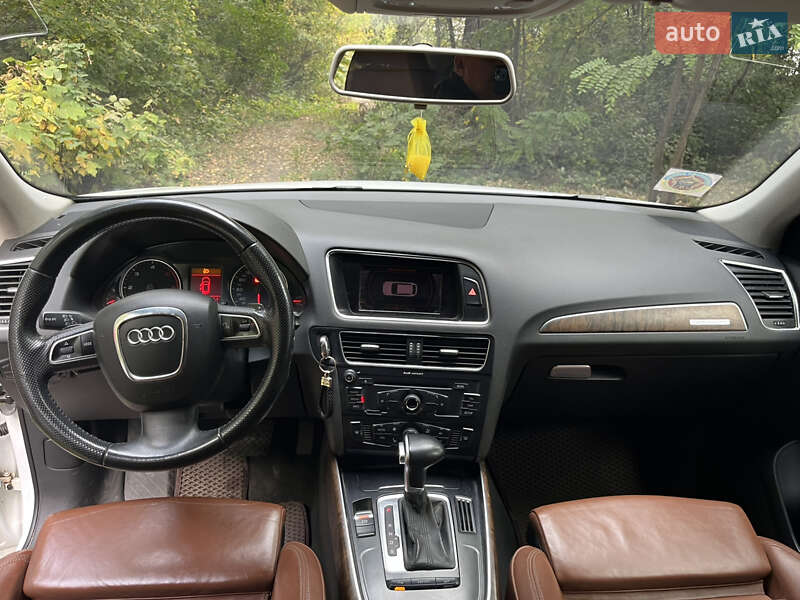 Позашляховик / Кросовер Audi Q5 2009 в Кам'янському