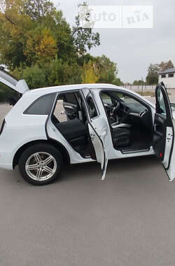 Внедорожник / Кроссовер Audi Q5 2011 в 