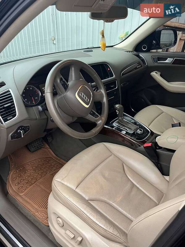 Позашляховик / Кросовер Audi Q5 2011 в Тетієві