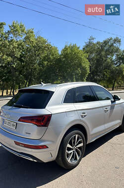 Внедорожник / Кроссовер Audi Q5 2021 в 