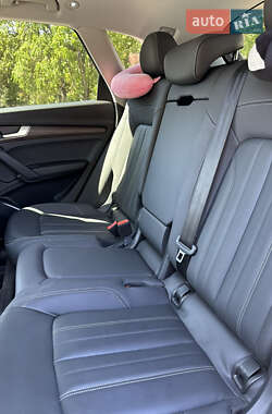 Внедорожник / Кроссовер Audi Q5 2021 в 