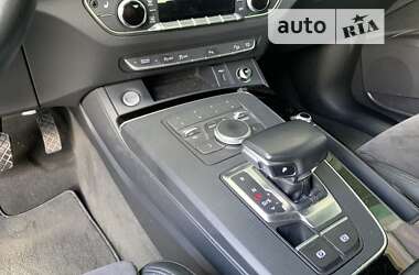 Внедорожник / Кроссовер Audi Q5 2018 в 