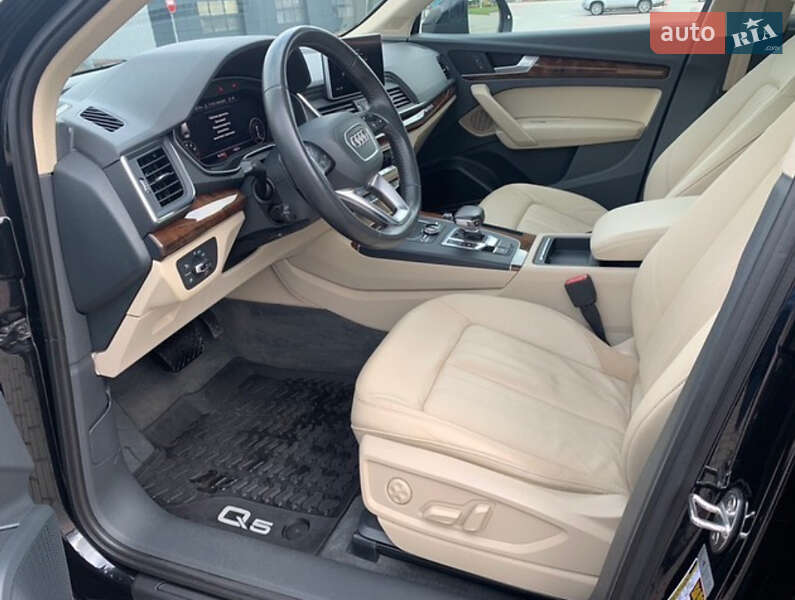 Позашляховик / Кросовер Audi Q5 2017 в Львові