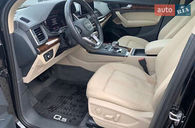 Внедорожник / Кроссовер Audi Q5 2017 в 