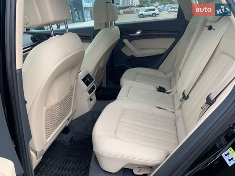 Позашляховик / Кросовер Audi Q5 2017 в Львові