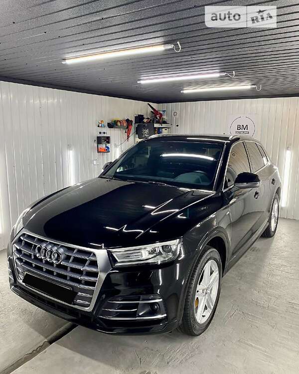 Позашляховик / Кросовер Audi Q5 2020 в Києві