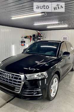 Позашляховик / Кросовер Audi Q5 2020 в Києві