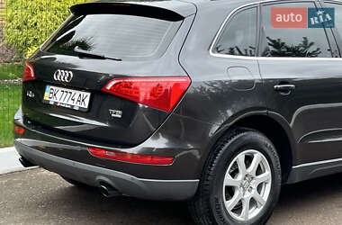 Внедорожник / Кроссовер Audi Q5 2010 в 