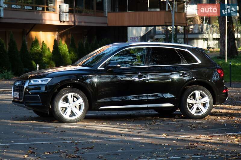 Внедорожник / Кроссовер Audi Q5 2018 в Ужгороде
