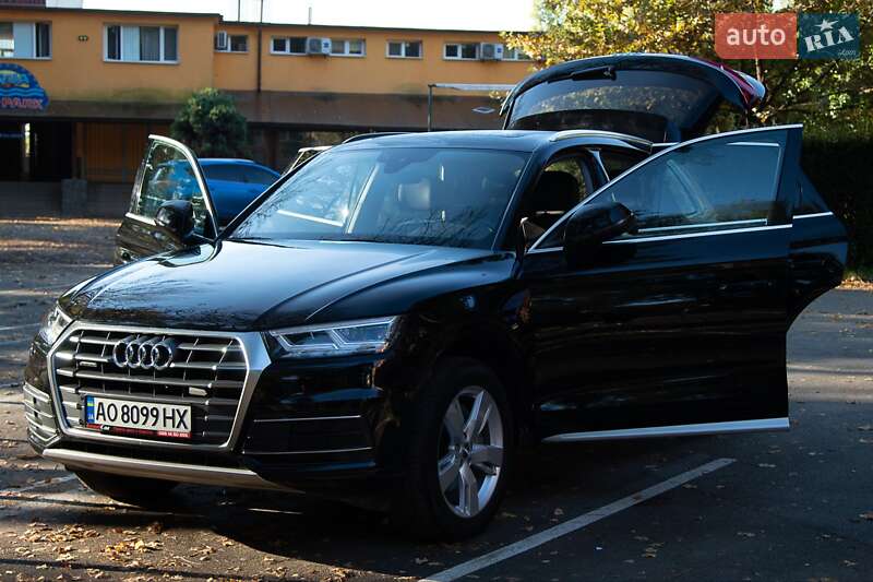 Внедорожник / Кроссовер Audi Q5 2018 в Ужгороде