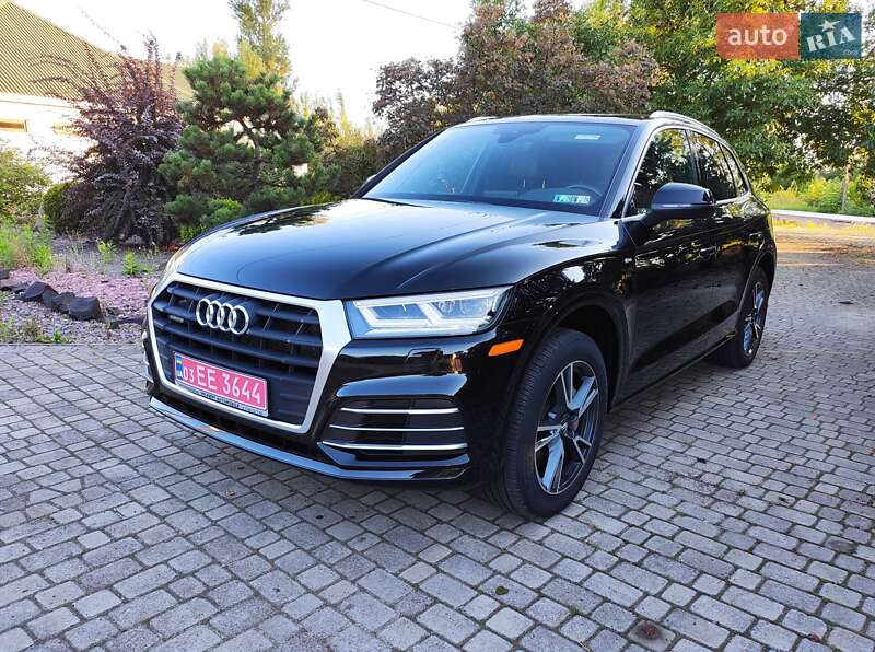 Внедорожник / Кроссовер Audi Q5 2020 в Нововолынске
