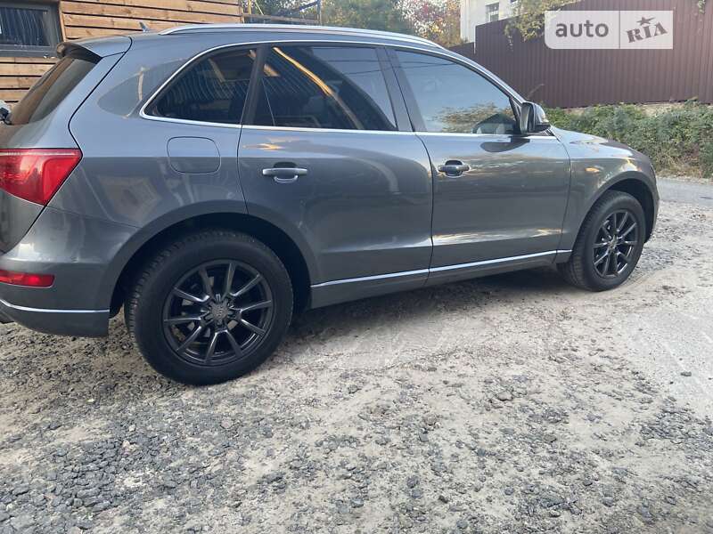 Позашляховик / Кросовер Audi Q5 2012 в Києві