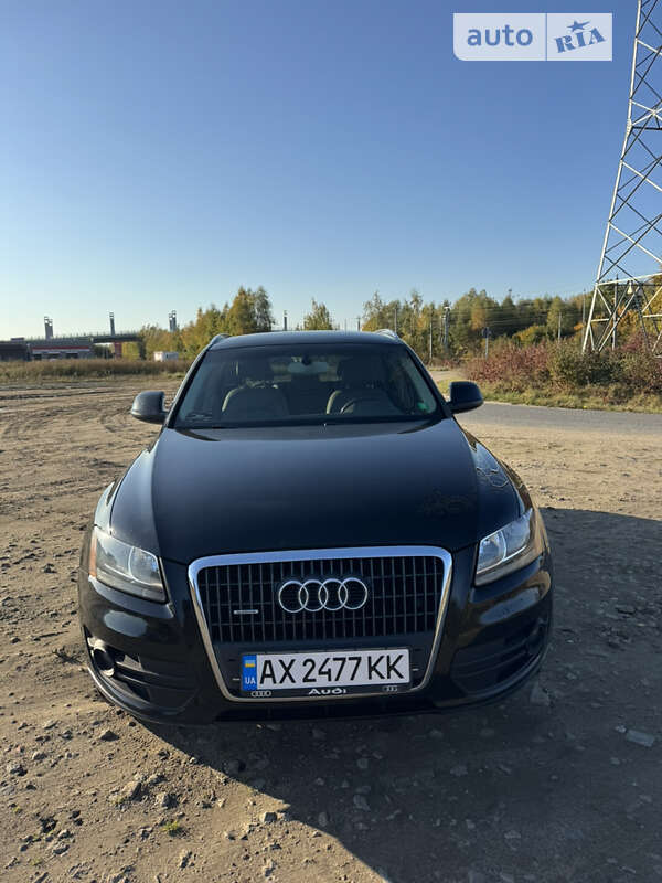 Внедорожник / Кроссовер Audi Q5 2010 в Киеве