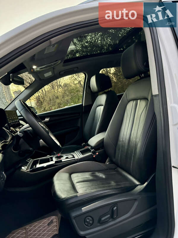 Внедорожник / Кроссовер Audi Q5 2021 в Киеве