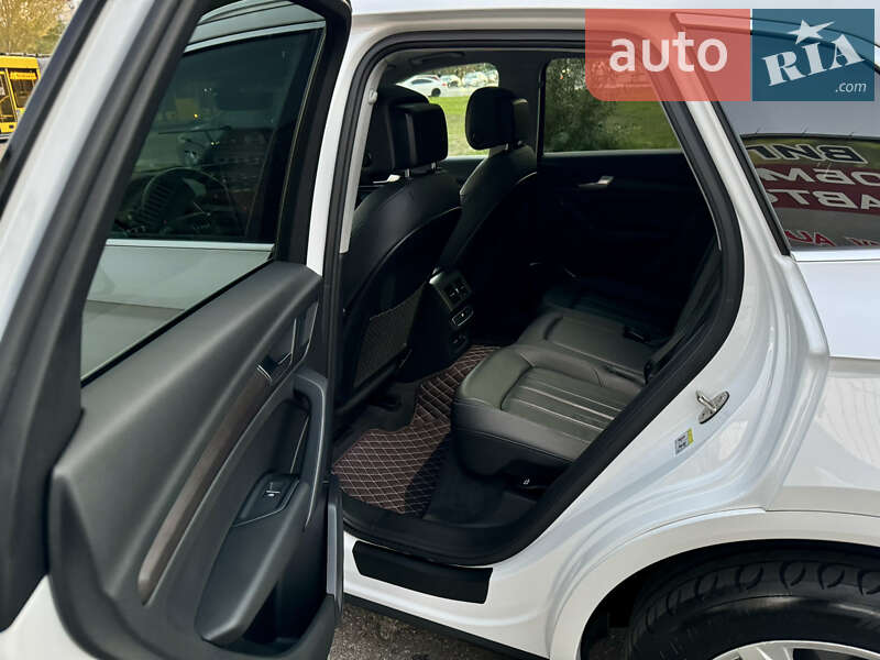 Внедорожник / Кроссовер Audi Q5 2021 в Киеве