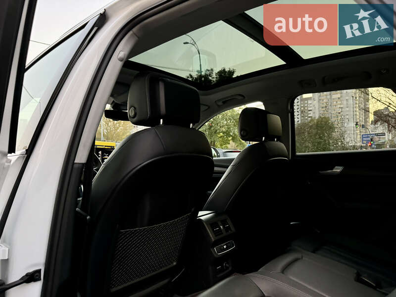 Внедорожник / Кроссовер Audi Q5 2021 в Киеве