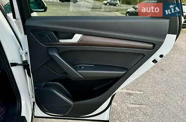 Внедорожник / Кроссовер Audi Q5 2021 в Киеве