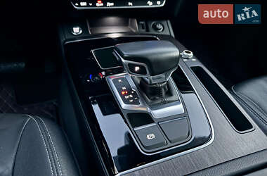 Внедорожник / Кроссовер Audi Q5 2021 в Киеве