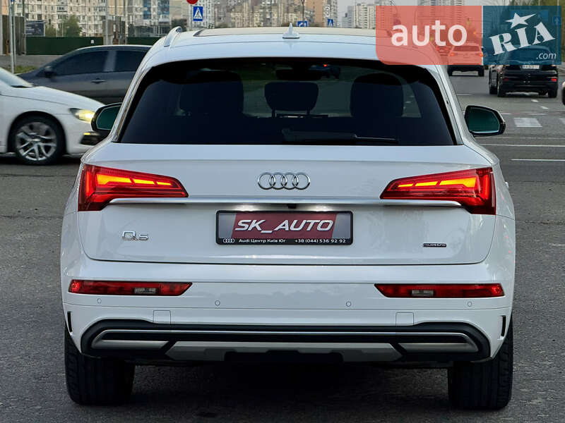 Внедорожник / Кроссовер Audi Q5 2021 в Киеве