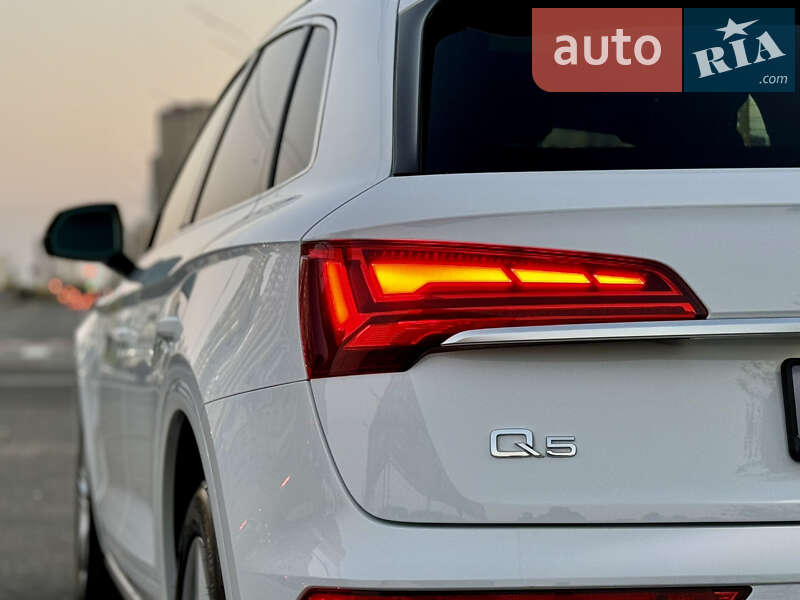 Внедорожник / Кроссовер Audi Q5 2021 в Киеве