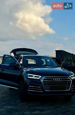 Внедорожник / Кроссовер Audi Q5 2018 в 