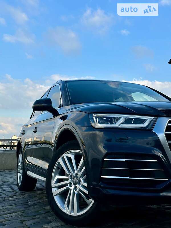 Внедорожник / Кроссовер Audi Q5 2018 в Вышгороде