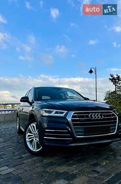Внедорожник / Кроссовер Audi Q5 2018 в 