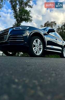 Внедорожник / Кроссовер Audi Q5 2018 в 