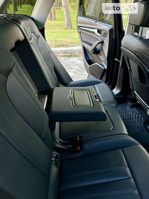 Внедорожник / Кроссовер Audi Q5 2018 в Вышгороде