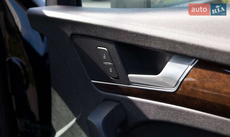 Внедорожник / Кроссовер Audi Q5 2019 в Киеве