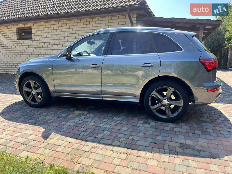 Позашляховик / Кросовер Audi Q5 2013 в Луцьку