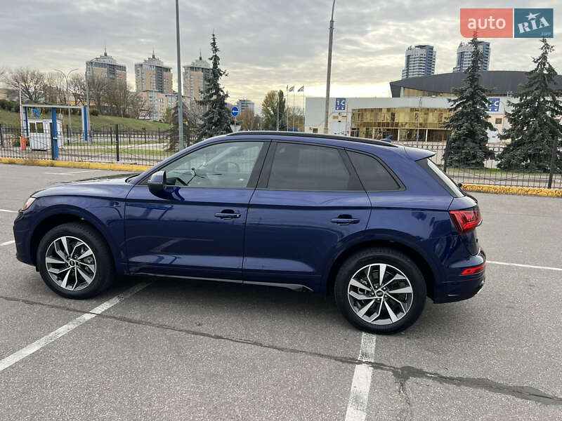 Позашляховик / Кросовер Audi Q5 2022 в Києві