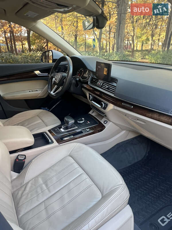 Внедорожник / Кроссовер Audi Q5 2017 в Одессе