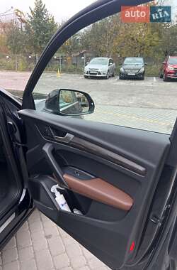 Внедорожник / Кроссовер Audi Q5 2018 в 