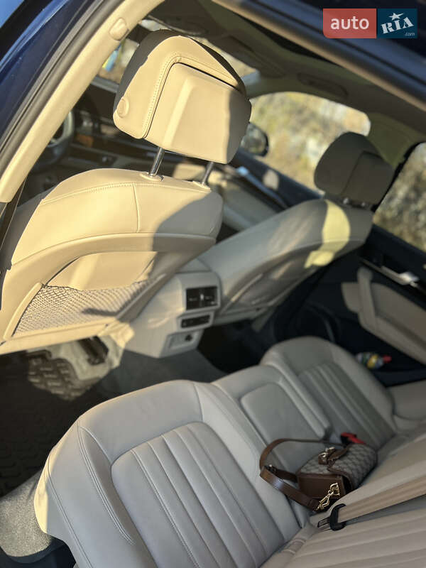 Внедорожник / Кроссовер Audi Q5 2019 в Киеве