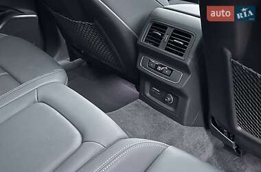 Внедорожник / Кроссовер Audi Q5 2021 в 