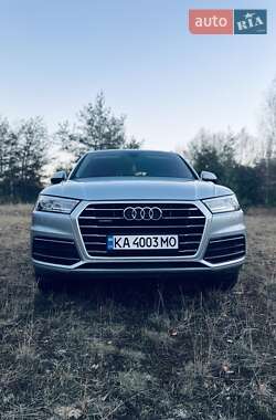 Внедорожник / Кроссовер Audi Q5 2018 в 