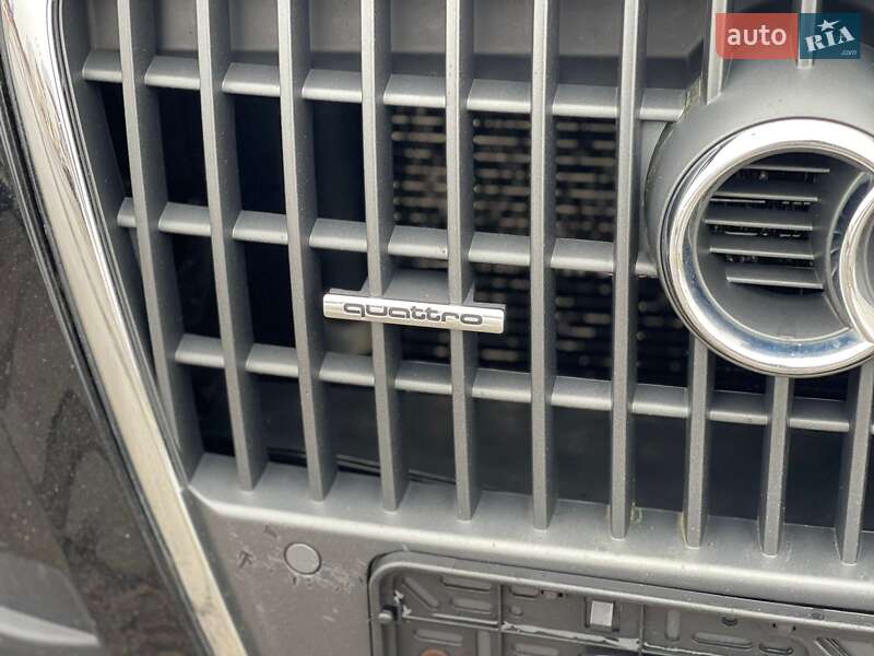 Внедорожник / Кроссовер Audi Q5 2011 в Ужгороде