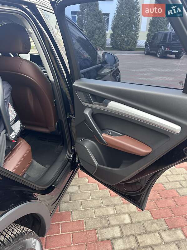 Внедорожник / Кроссовер Audi Q5 2017 в Киеве