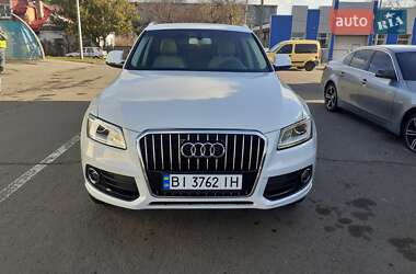 Позашляховик / Кросовер Audi Q5 2015 в Лубнах