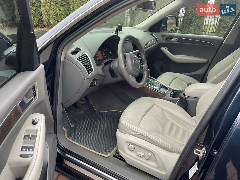Внедорожник / Кроссовер Audi Q5 2010 в Ровно