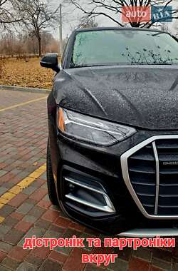 Позашляховик / Кросовер Audi Q5 2021 в 