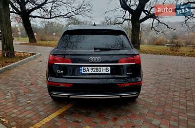 Позашляховик / Кросовер Audi Q5 2021 в 