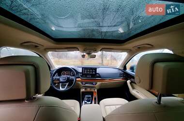 Позашляховик / Кросовер Audi Q5 2021 в 
