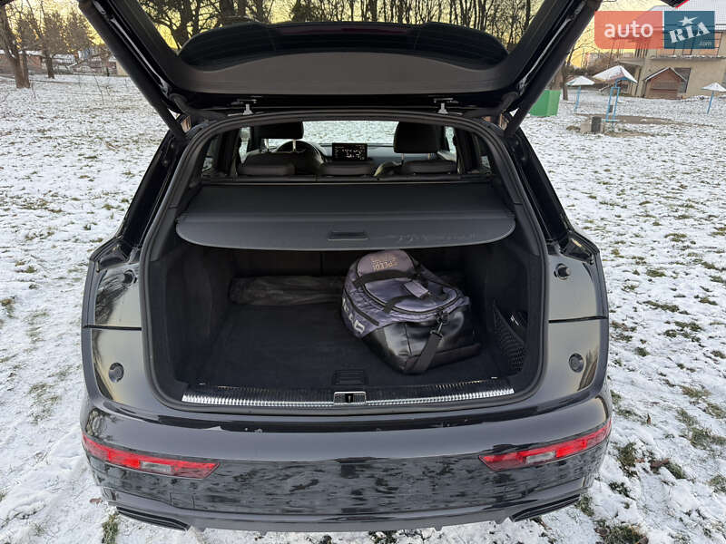 Позашляховик / Кросовер Audi Q5 2021 в Луцьку