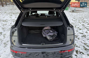 Внедорожник / Кроссовер Audi Q5 2021 в 