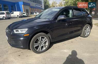 Позашляховик / Кросовер Audi Q5 2019 в Києві