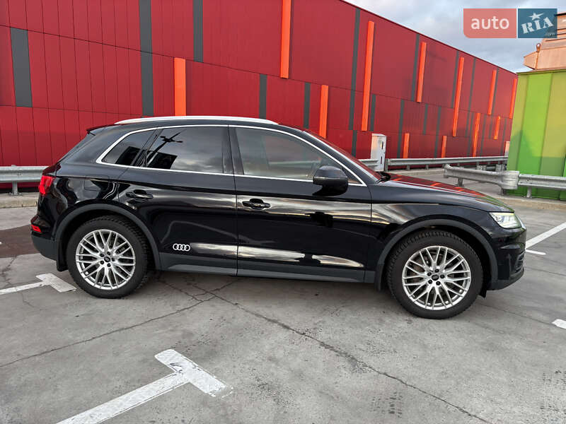 Позашляховик / Кросовер Audi Q5 2017 в Києві